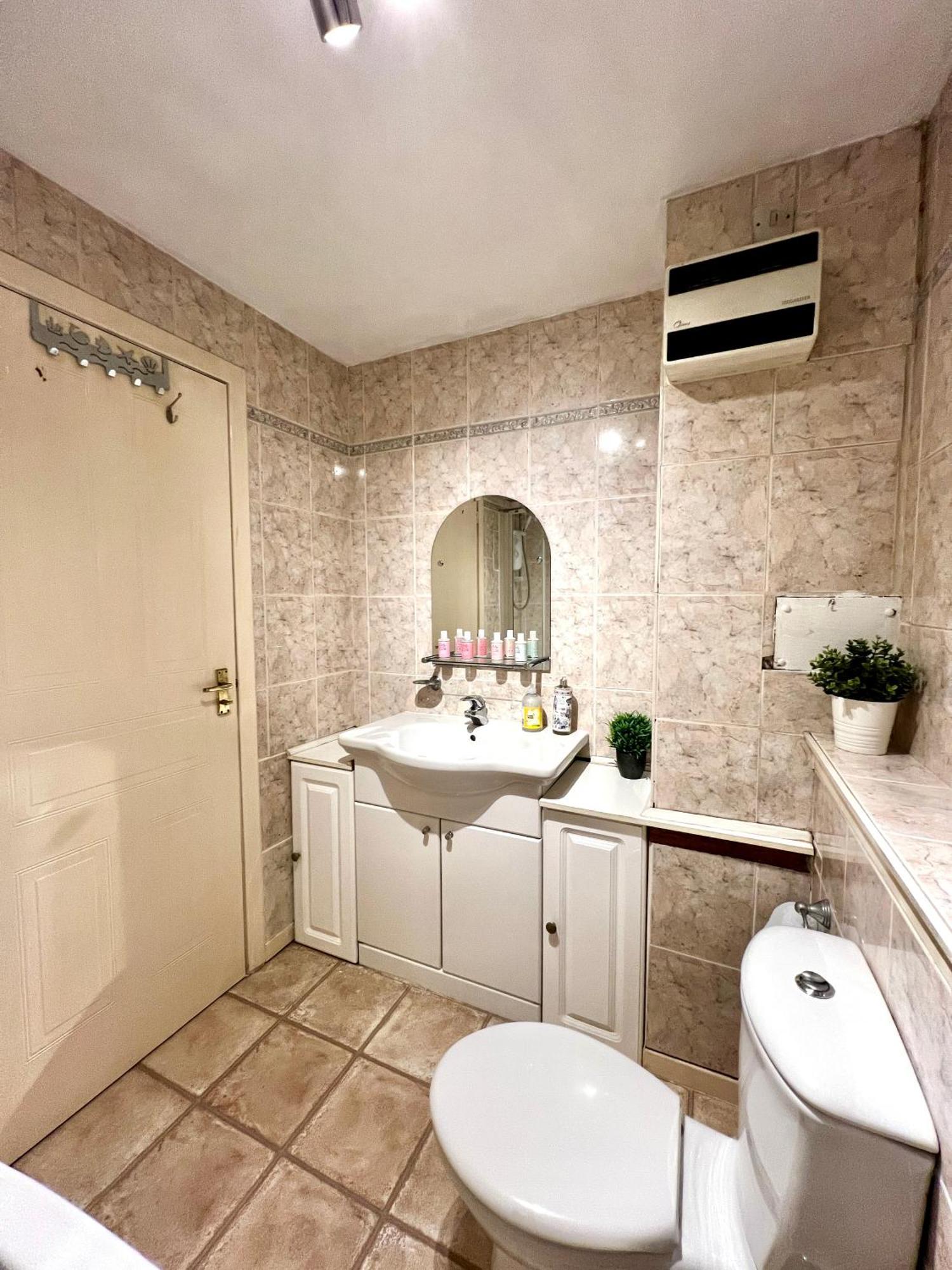 Ground Floor Flat With Free Parking & Wifi Lejlighed Glasgow Eksteriør billede