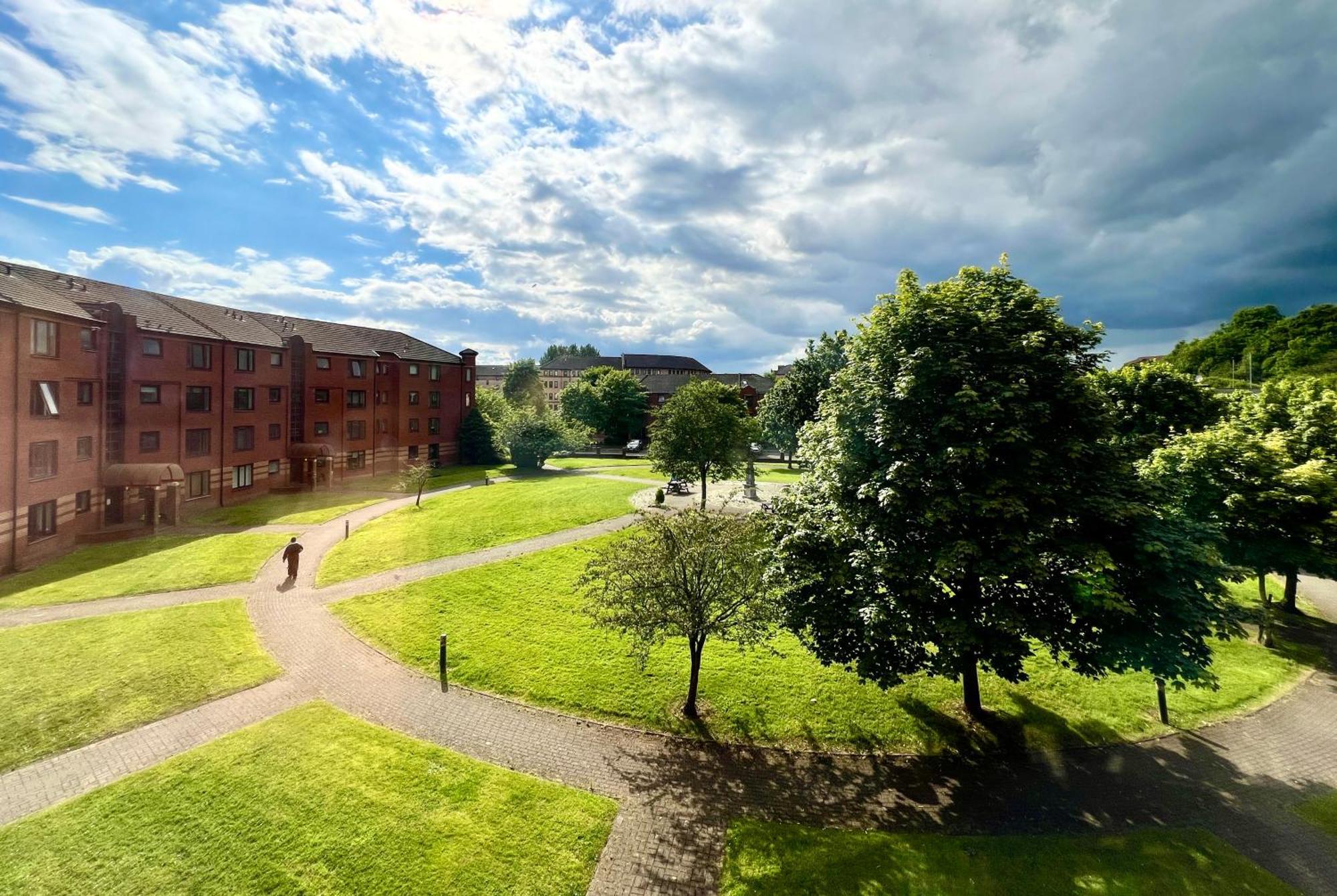 Ground Floor Flat With Free Parking & Wifi Lejlighed Glasgow Eksteriør billede